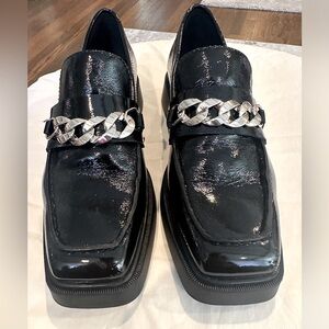Vagabond black patent leather chain loafers size 39